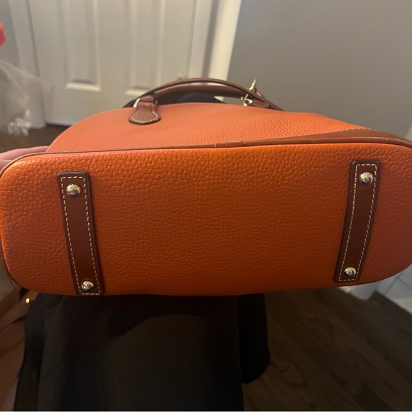 Dooney and Bourke handbag - Picture 5 of 11